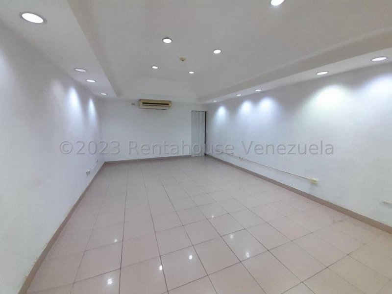 +58 414-6954944 MLS #24-14093 Local Comercial en Alquiler en Centro, Falcon