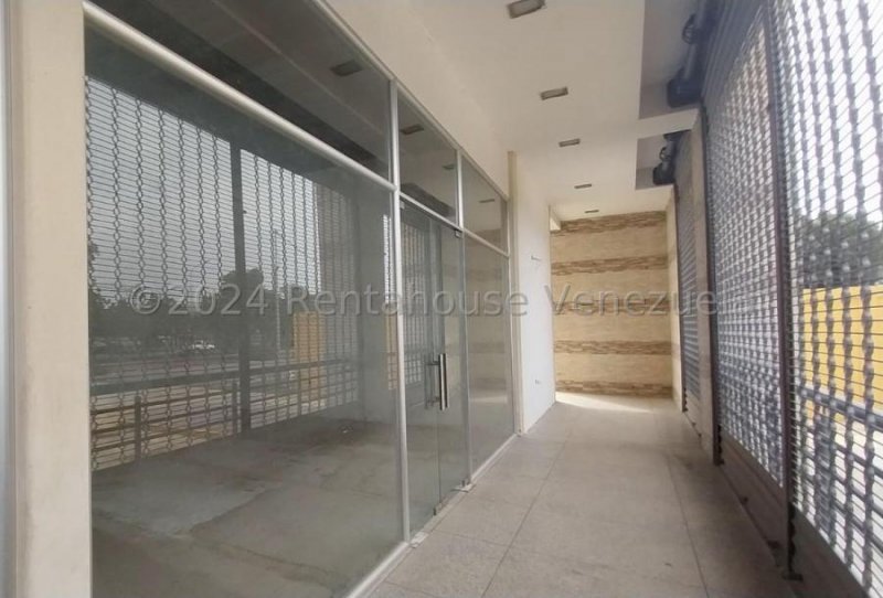 +58 414-6954944 MLS #24-17536 Local Comercial en Alquiler en Centro, Falcon  