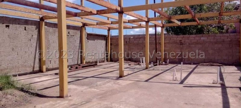 +58 414-6954944 MLS#24-16283 Terreno en Venta en Sector Chimpire, Falcon