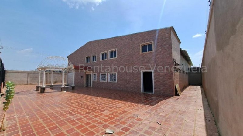 Foto Galpon en Venta en Coro, Falcón - U$D 250.000 - GAV226025 - BienesOnLine