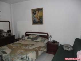 Habitacion en Alquiler en El Bosque Chacaito Caracas, Distrito Federal
