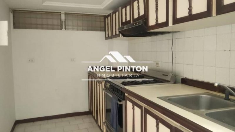 Foto Apartamento en Alquiler en Maracaibo, Zulia - U$D 170 - APA240916 - BienesOnLine