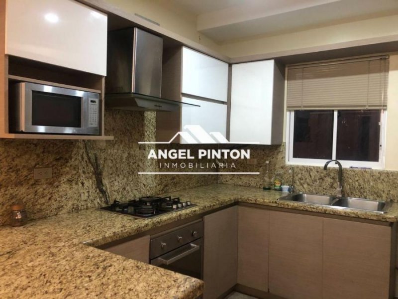 Foto Apartamento en Alquiler en Olegario Villalobos, Maracaibo, Zulia - U$D 400 - APA242780 - BienesOnLine