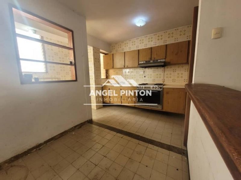 Foto Apartamento en Alquiler en Maracaibo, Zulia - U$D 300 - APA250697 - BienesOnLine