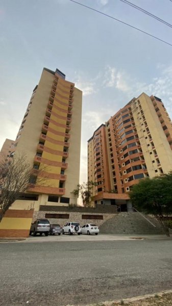 APARTAMENTO MODERNO RES KILIMANJARO, MAÑONGO. NAGUANAGUA EDO. CARABOBO. LUISA MEZONES VENDE.