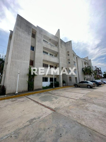 Foto Apartamento en Venta en resd. lombardia, Maracaibo, Zulia - U$D 13.500 - APV241137 - BienesOnLine