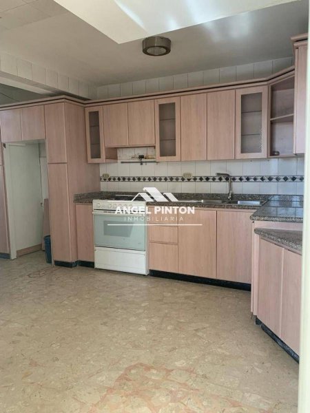 Foto Apartamento en Venta en Maracaibo, Zulia - U$D 40.000 - APV244990 - BienesOnLine