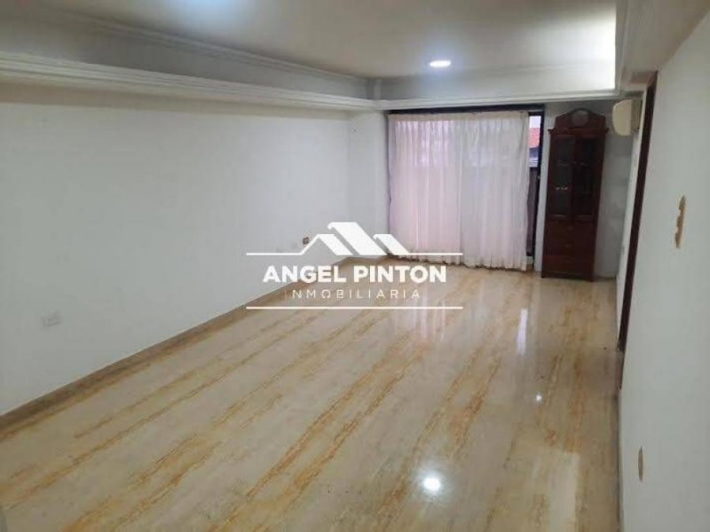 Foto Apartamento en Venta en Maracaibo, Zulia - U$D 42.000 - APV245048 - BienesOnLine