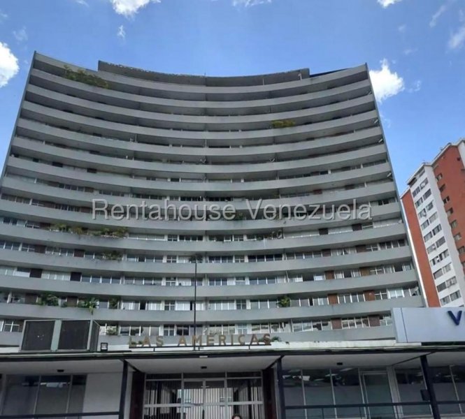 Espacioso Y Cómodo Apartamento En Santa Eduvigis Edificio Las Americas 25-21715