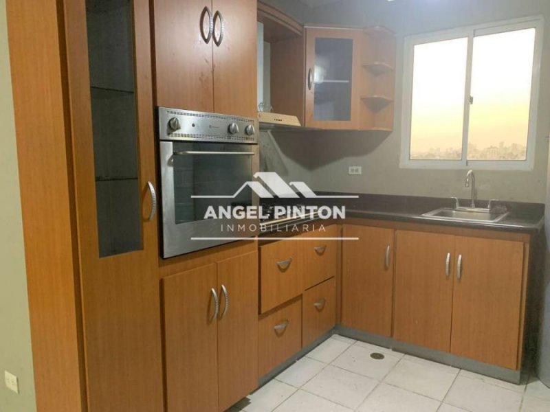 APARTAMENTO VENTA PARQUE SANTA LUCÍA AV EL MILAGRO MARACAIBO API 8885