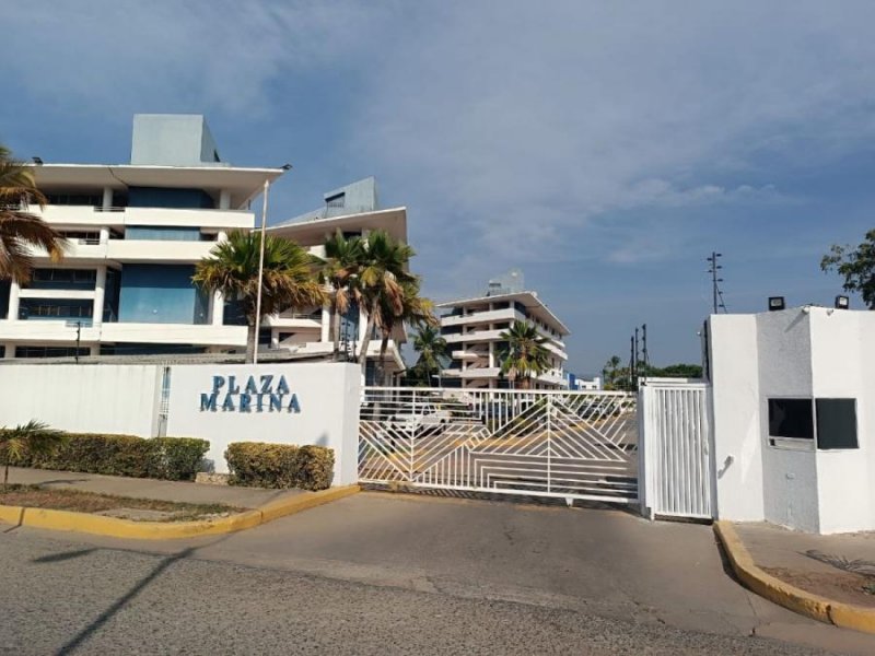 Apartamento duplex con acceso a canales navegables en Lechería