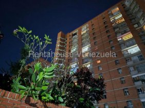 Amplio y Bello Apartamento en Venta Boleíta Norte Caracas 25-21242