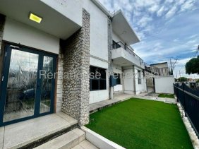 Se alquila casa comercial en la Avenida Morán de Barquisimeto. LCB #25-22189