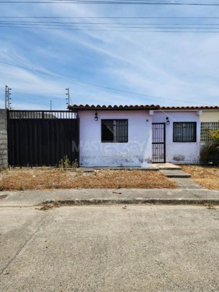 ¡Oportunidad Única! Casa en Venta en Los Robles