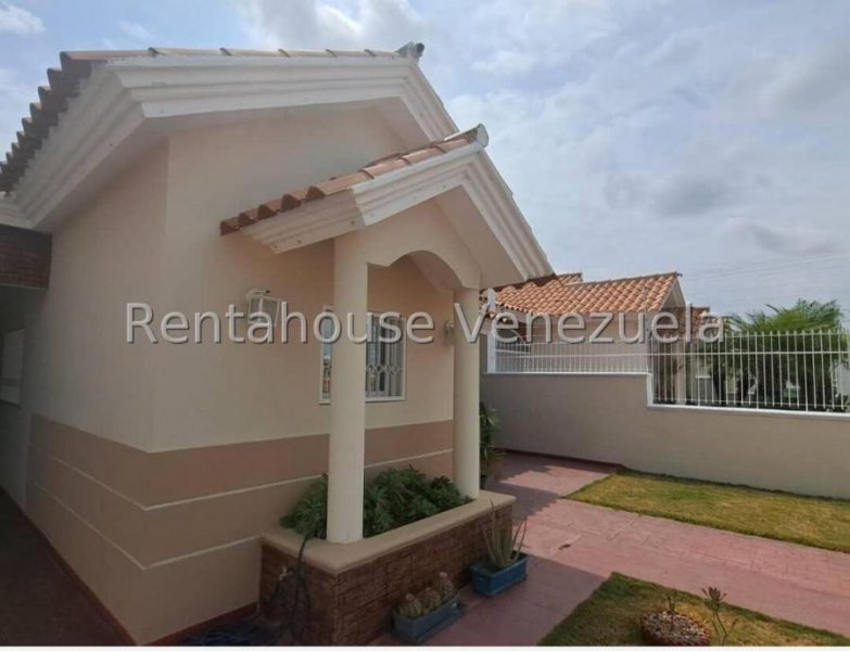 Casa en Venta en Carirubana Punto Fijo, Falcón