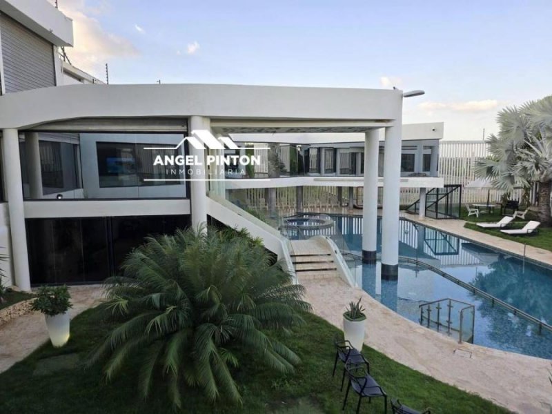 Foto Casa en Venta en Maracaibo, Zulia - U$D 1.200.000 - CAV240272 - BienesOnLine