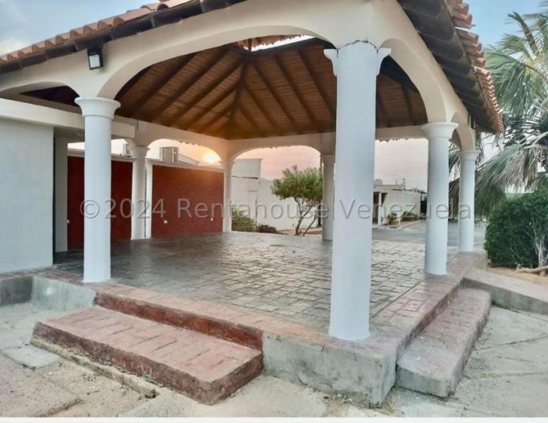 Casa en Venta en Carirubana Punto Fijo, Falcón