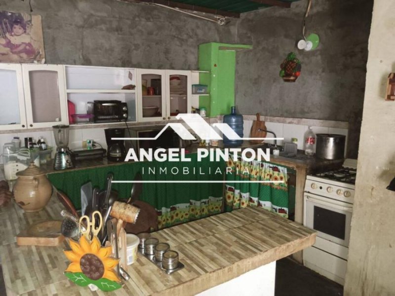 CASA CON ANEXO VENTA PROLONGACIÓN CIRCUNVALACIÓN 2 MARACAIBO API 5438