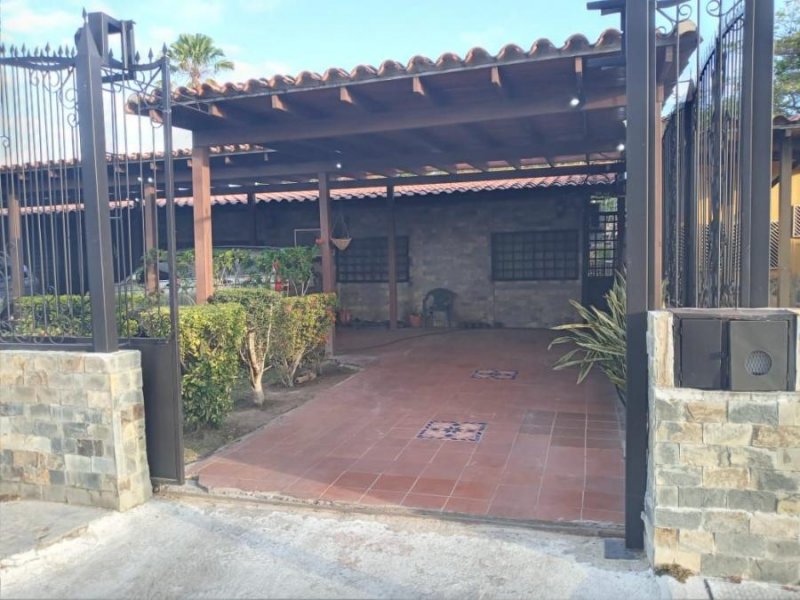 Venta Casa-Quinta estilo Campestre, San Joaquín