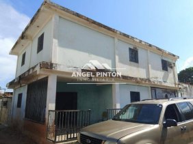 CASA COMERCIAL VENTA SECTOR NUEVA VÍA MARACAIBO API 7189