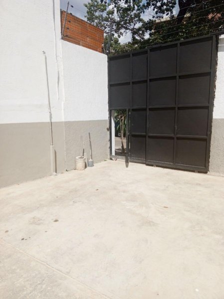 Foto Galpon en Alquiler en San José, Valencia, Carabobo - U$D 1.100 - GAA231212 - BienesOnLine