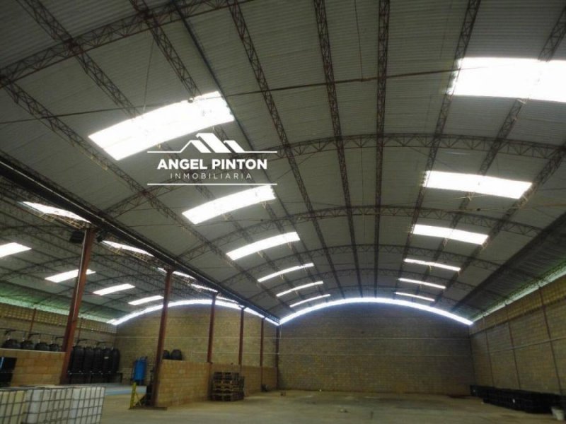 GALPÓN ALQUILER ZONA INDUSTRIAL NORTE MARACAIBO. API 6940 JANETTE PEREZ