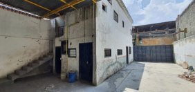 Urb La Trinidad, Galpón en Alquiler.