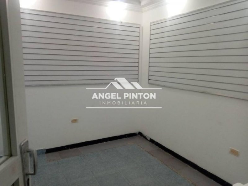 Foto Local en Alquiler en Maracaibo, Zulia - U$D 150 - LOA240006 - BienesOnLine