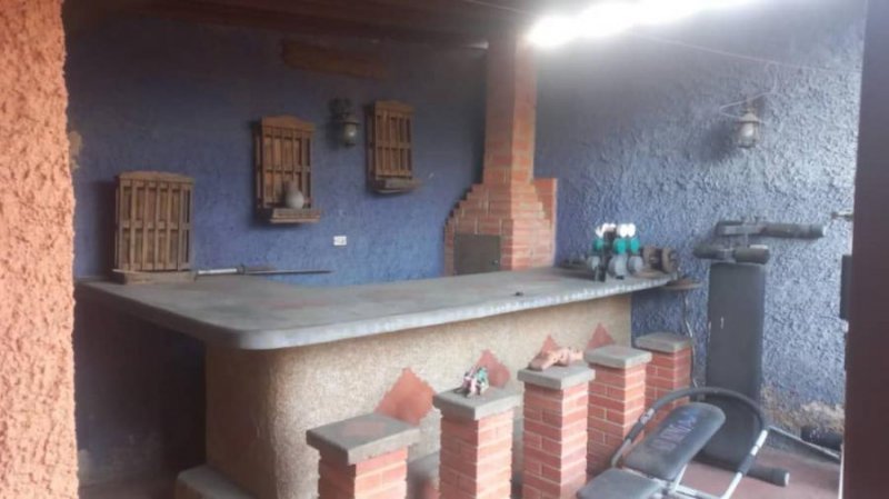 Quinta en Venta en La Mora 2 Parroquia Castor Nieves rios La Victoria, Aragua