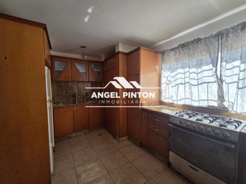 Foto Apartamento en Alquiler en Maracaibo, Zulia - U$D 300 - APA244506 - BienesOnLine