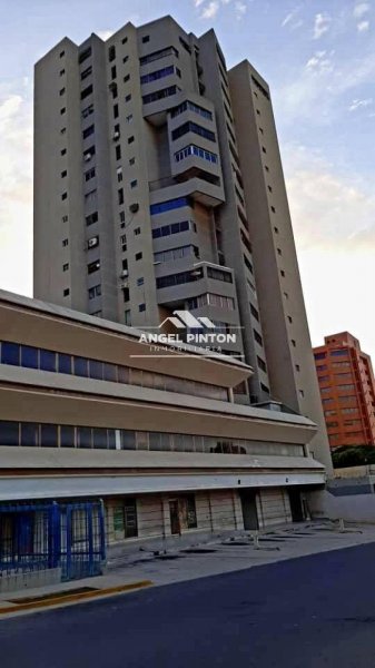 Foto Apartamento en Venta en Tierra Negra, Maracaibo, Zulia - U$D 34.000 - APV244957 - BienesOnLine