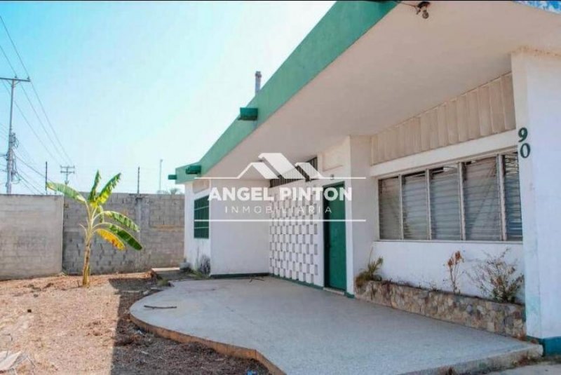  CASA EN VENTA EN AV. INTERCOMUNAL CABIMAS API 6922