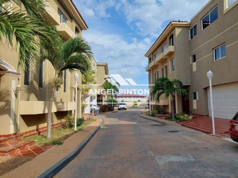 Foto Casa en Venta en Maracaibo, Zulia - U$D 239.000 - CAV244349 - BienesOnLine