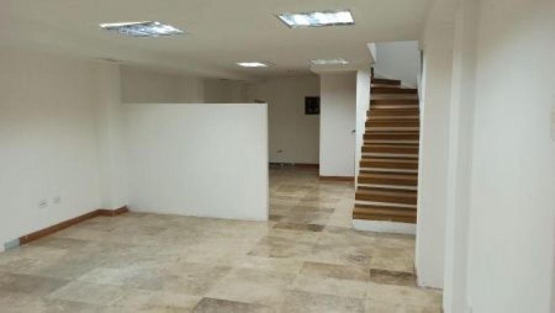 Foto Local en Alquiler en Maracaibo, Zulia - U$D 300 - LOA147309 - BienesOnLine