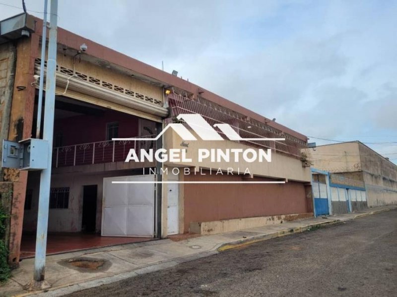  GALPON INDUSTRIAL EN VENTA EN ZONA NOROESTE MARACAIBO API 6897