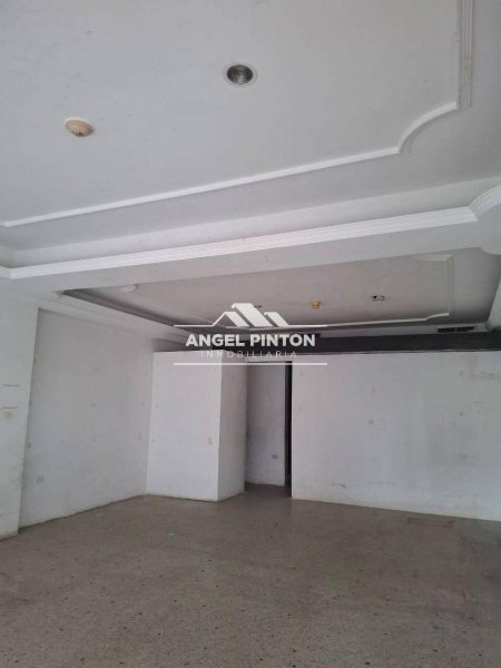 LOCAL EN VENTA. EN C.C. COSTA MARFIL CABIMAS API 7120