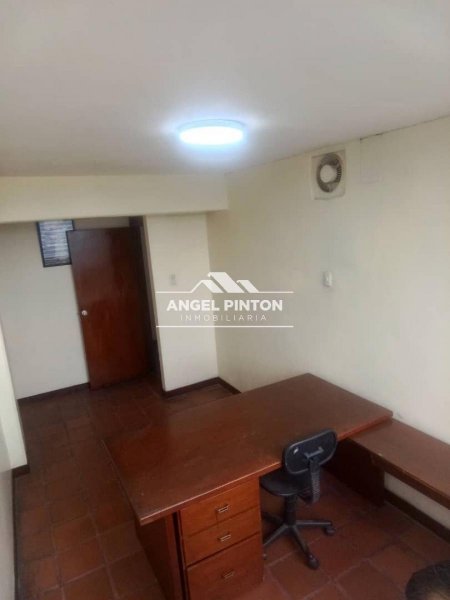 Foto Oficina en Alquiler en Barquisimeto, Lara - U$D 110 - OFA253091 - BienesOnLine