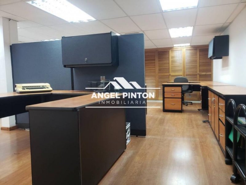 Foto Oficina en Alquiler en Maracaibo, Zulia - U$D 350 - OFA244564 - BienesOnLine