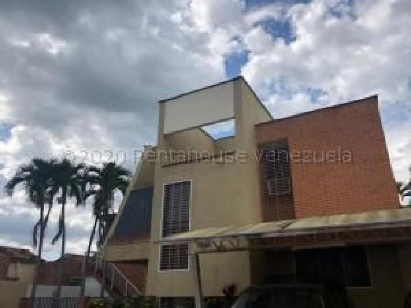 Foto Casa en Venta en Altos de guataparo valencia carabobo, Valencia, Carabobo - U$D 160.000 - CAV149660 - BienesOnLine