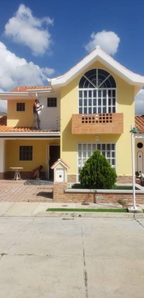 Foto Casa en Venta en GUATAPARO, Valencia, Carabobo - U$D 280.000 - CAV143689 - BienesOnLine