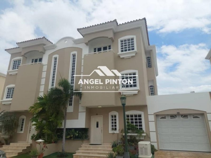 Foto Casa en Venta en Maracaibo, Zulia - U$D 310.000 - CAV244226 - BienesOnLine