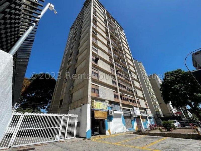 154 m2 LUGAR ESTRATEGICO, AIRE AC.,EXCELENTE VISTA MLS#23-24595  R A H P V