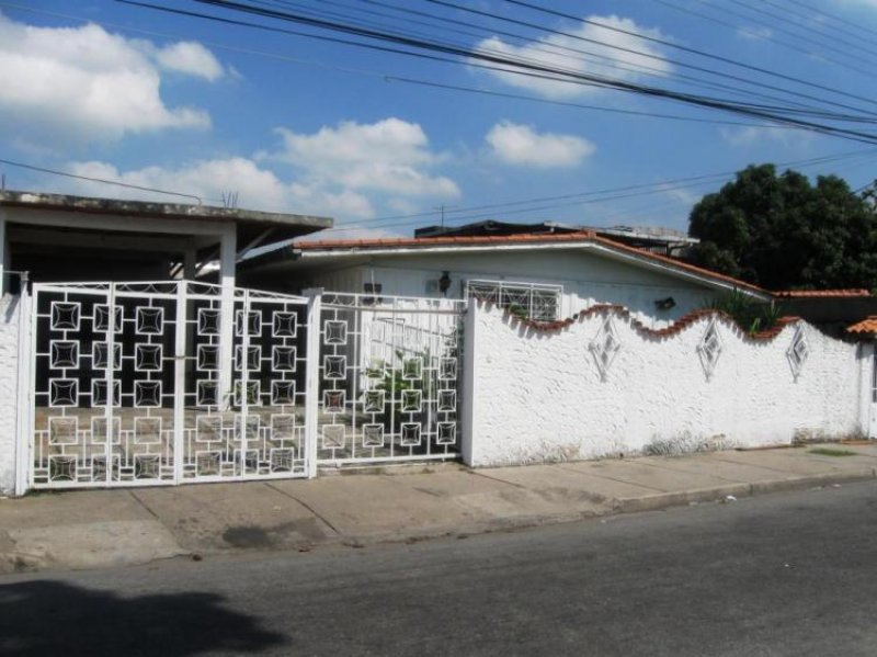 Foto Casa en Venta en Av. Fuerzas Aéreas, Maracay, Aragua - BsF 1.800.000 - CAV38219 - BienesOnLine