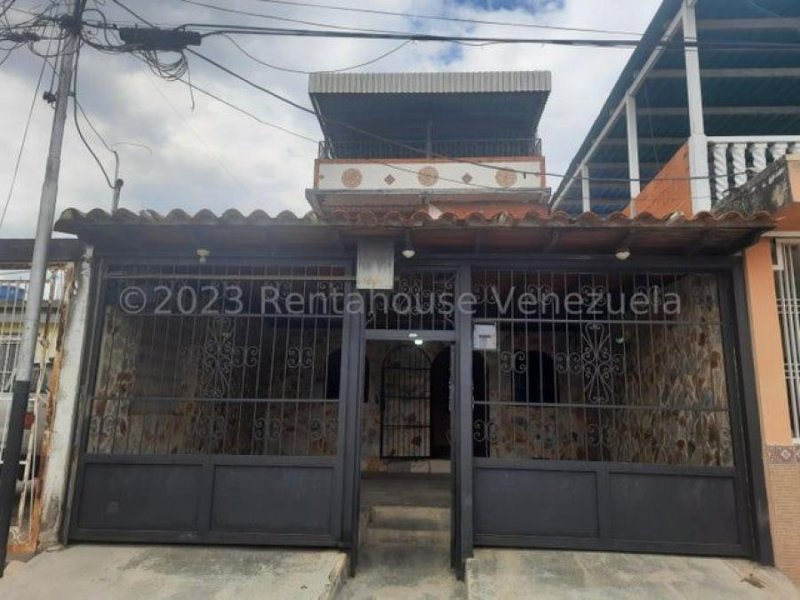 Foto Casa en Venta en Maracay, Aragua - U$D 25.000 - CAV233042 - BienesOnLine