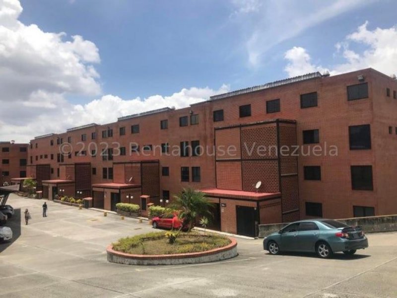 238 m2 , CLIMA MONTAÑA, PISCINA, PARRILLERA, ACTUALIZADO MLS#23-30578 P Velozo