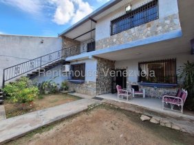 26-8830 GBF Venta de Casa en palo negro 294mts2 