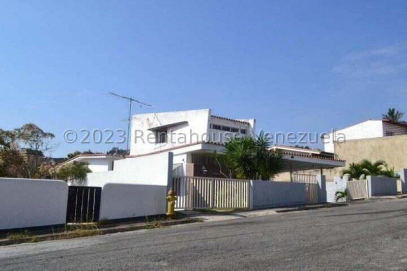 480m2 CASA y ANEXO, JARDINES, PARRILLA, VIGILANCIA 24/7 MLS#23-298781 R A H P V