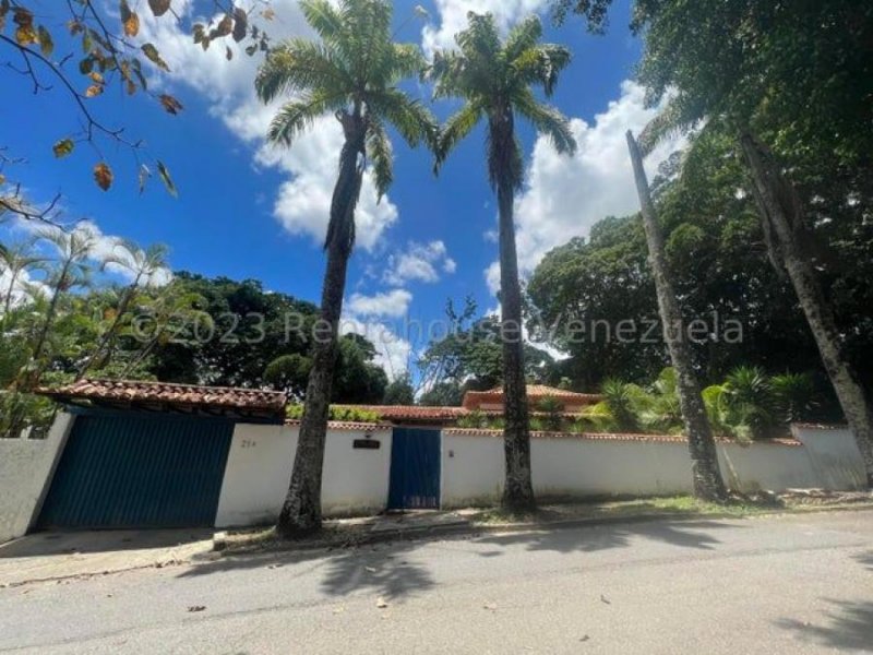 504 m2 EN LA CIUDAD EN CONTACTO CON LA NATURELZA, COLONIAL, MLS#24-4068