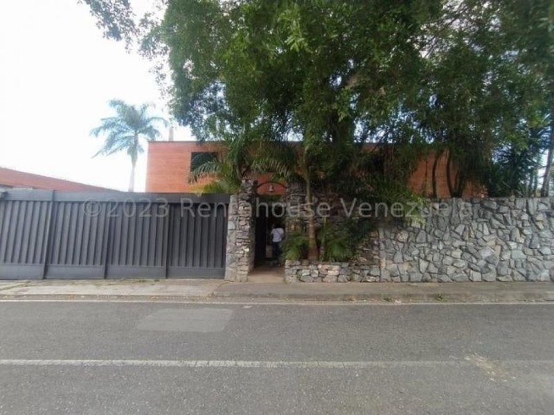 600 m2 AMPLIA, JARDINES, PARRILLERA, VIGILANCIA PRIVADA, MLS#23-22866 R A H PV