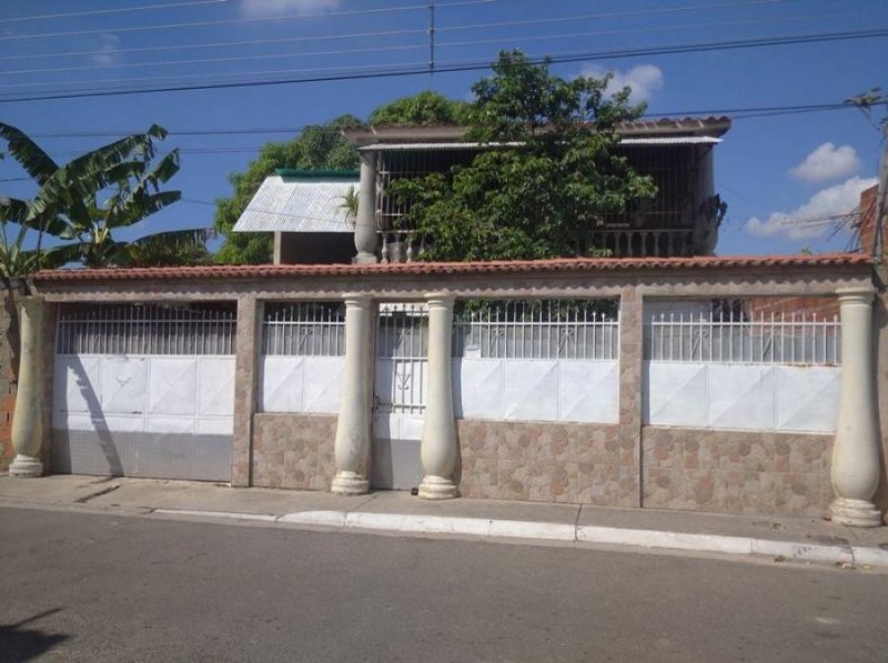 Foto Casa en Venta en LOS GUAYOS, Los Guayos, Carabobo - U$D 11.500 - CAV190090 - BienesOnLine